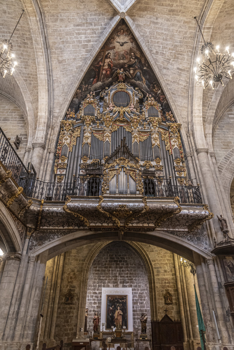 Castelló de la Plana - Morella 027 - basílica Arciprestal de Santa María la Mayor - órgano.jpg